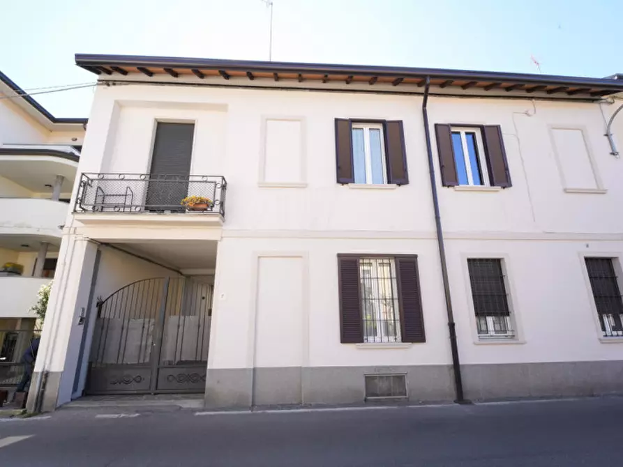 Immagine 3 di Appartamento in vendita  in via adua 7 a Biassono