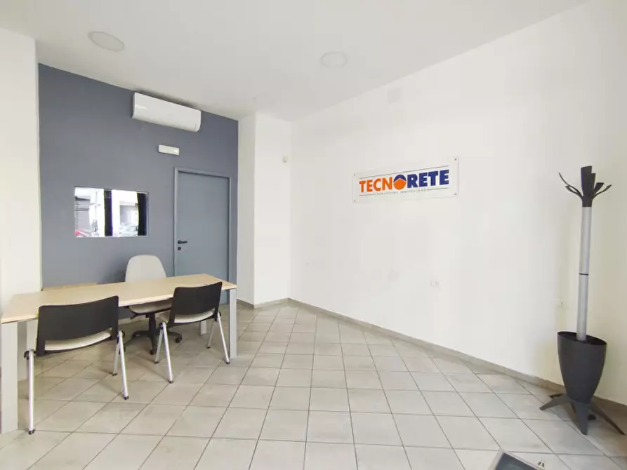 Immagine 4 di Negozio in affitto  in Via Dante Di Nanni 24/B a Torino