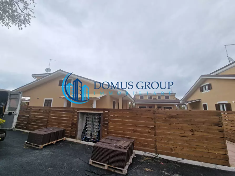 Immagine 2 di Villa in vendita  in Via della Luna a Ladispoli