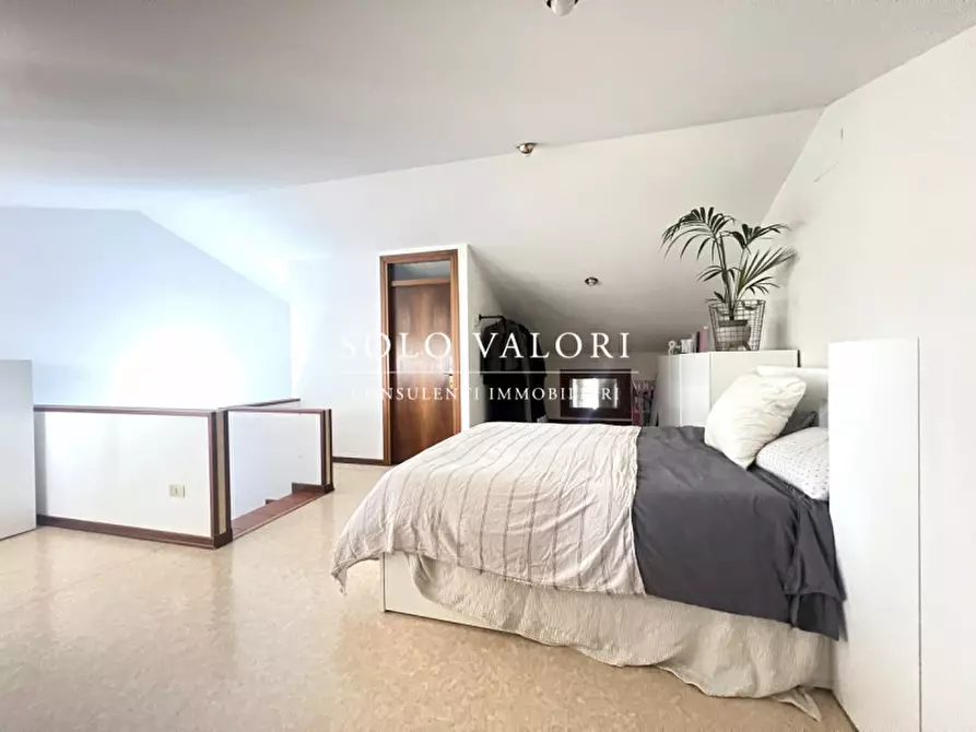 Immagine 6 di Casa trifamiliare in vendita  a Castelfranco Veneto