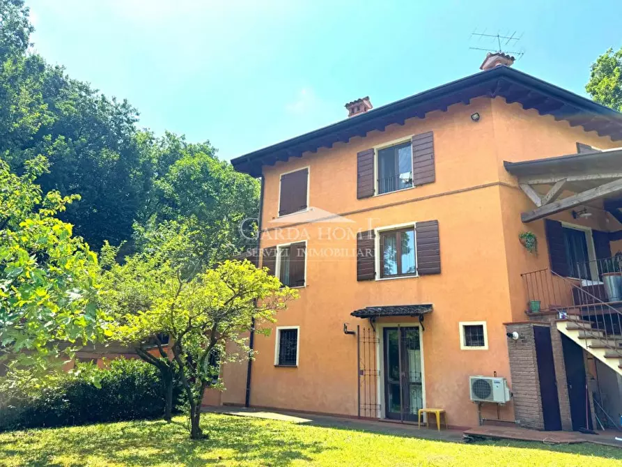 Immagine 9 di Villa in vendita  in Viale Guglielmo Marconi a Desenzano Del Garda