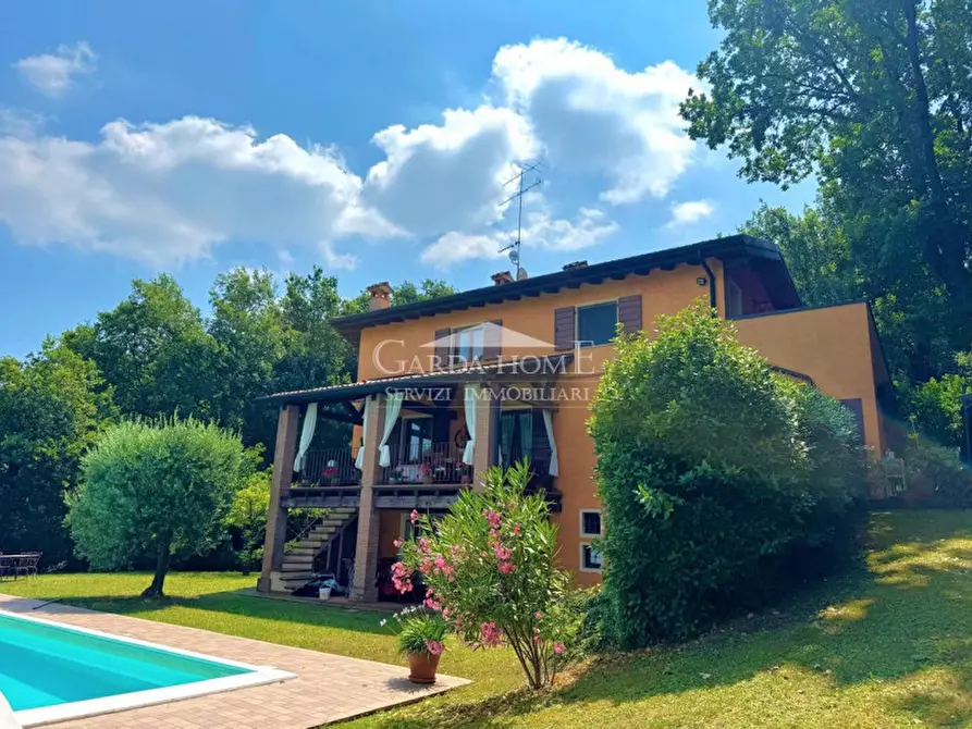Immagine 11 di Villa in vendita  in Viale Guglielmo Marconi a Desenzano Del Garda