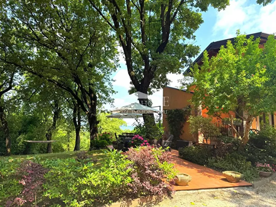 Immagine 13 di Villa in vendita  in Viale Guglielmo Marconi a Desenzano Del Garda