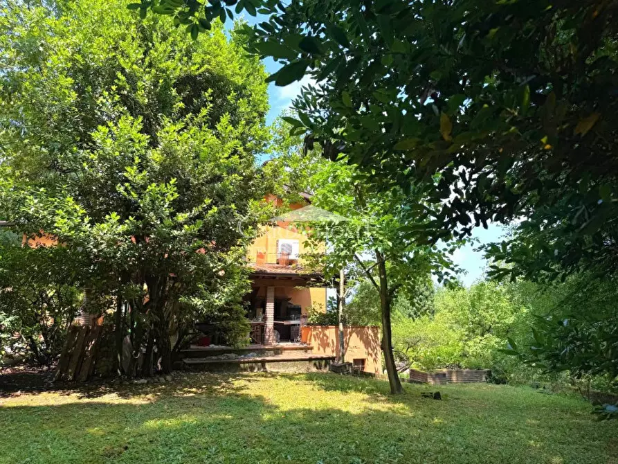 Immagine 19 di Villa in vendita  in Viale Guglielmo Marconi a Desenzano Del Garda