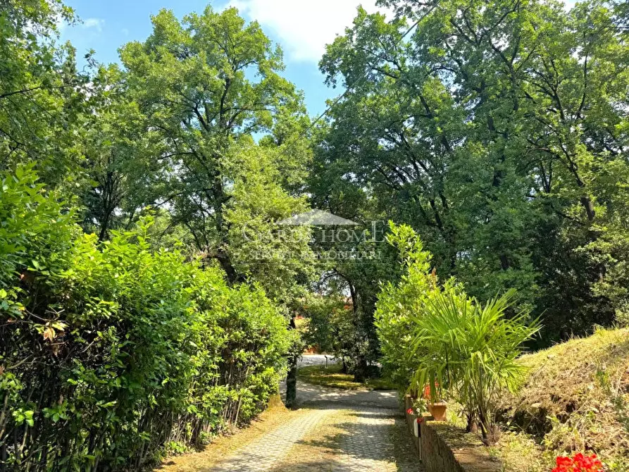Immagine 25 di Villa in vendita  in Viale Guglielmo Marconi a Desenzano Del Garda