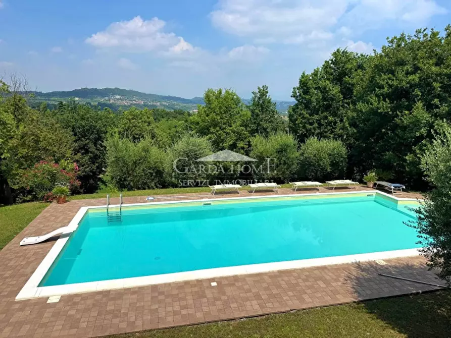 Immagine 27 di Villa in vendita  in Viale Guglielmo Marconi a Desenzano Del Garda