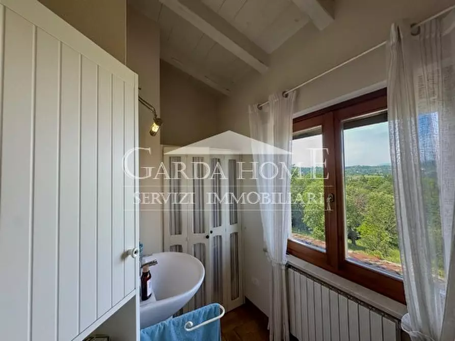 Immagine 37 di Villa in vendita  in Viale Guglielmo Marconi a Desenzano Del Garda
