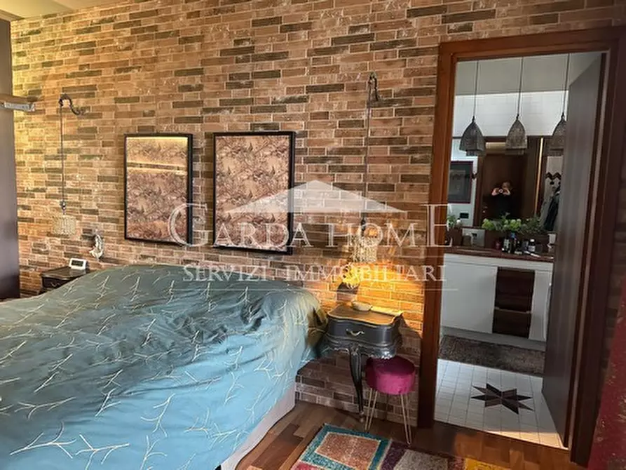 Immagine 49 di Villa in vendita  in Viale Guglielmo Marconi a Desenzano Del Garda