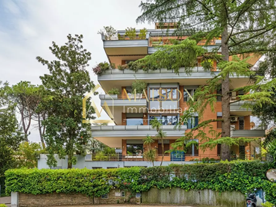 Immagine 2 di Appartamento in vendita  in Via dei Colli della Farnesina a Roma