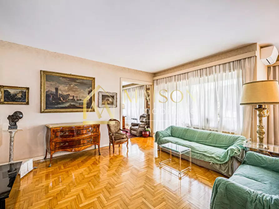 Immagine 6 di Appartamento in vendita  in Via dei Colli della Farnesina a Roma