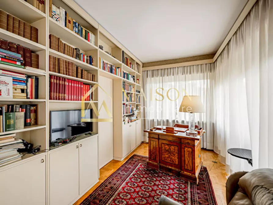 Immagine 11 di Appartamento in vendita  in Via dei Colli della Farnesina a Roma