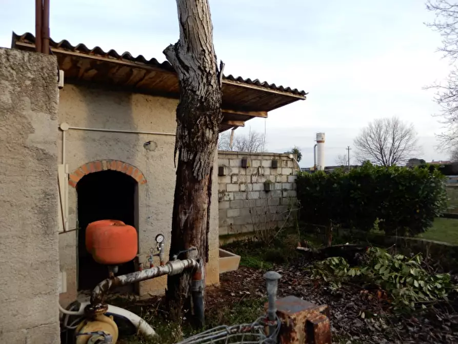 Immagine 4 di Magazzino in vendita  in Via Montello a Altivole