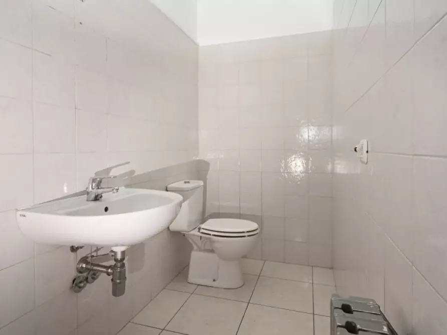 Immagine 12 di Attività commerciale in affitto  in Via Claudio Monteverdi 5 a Bergamo