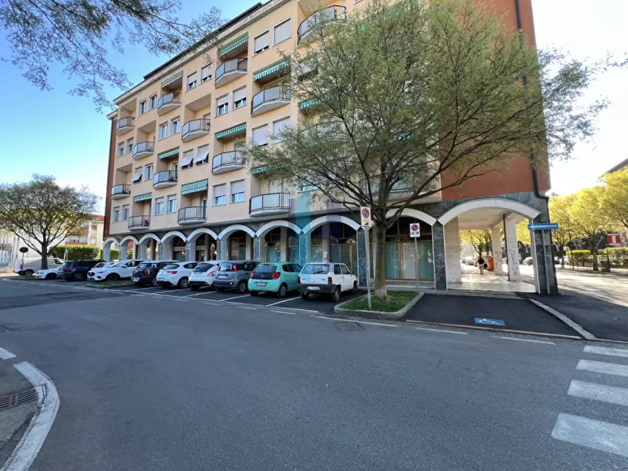 Immagine 1 di Ufficio in vendita  in Piazzale Gabrio Maria Nava 9 a Brescia