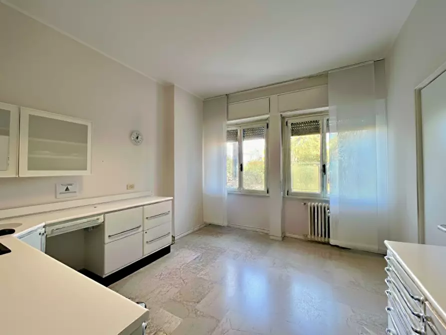 Immagine 6 di Ufficio in vendita  in Piazzale Gabrio Maria Nava 9 a Brescia