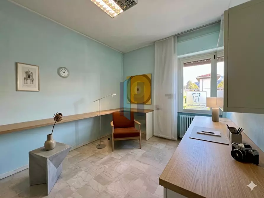 Immagine 11 di Ufficio in vendita  in Piazzale Gabrio Maria Nava 9 a Brescia