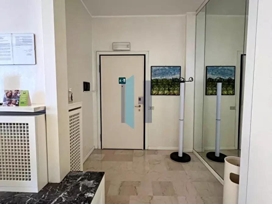 Immagine 12 di Ufficio in vendita  in Piazzale Gabrio Maria Nava 9 a Brescia