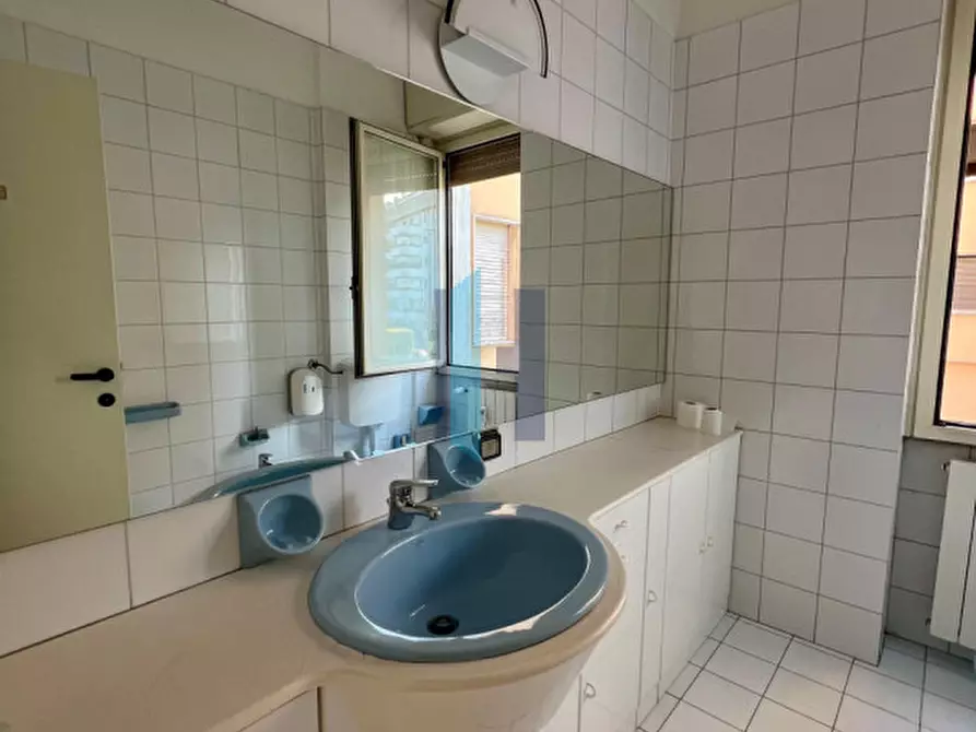 Immagine 26 di Ufficio in vendita  in Piazzale Gabrio Maria Nava 9 a Brescia