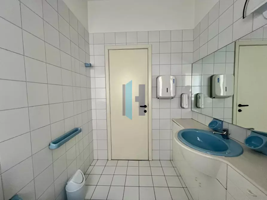 Immagine 28 di Ufficio in vendita  in Piazzale Gabrio Maria Nava 9 a Brescia