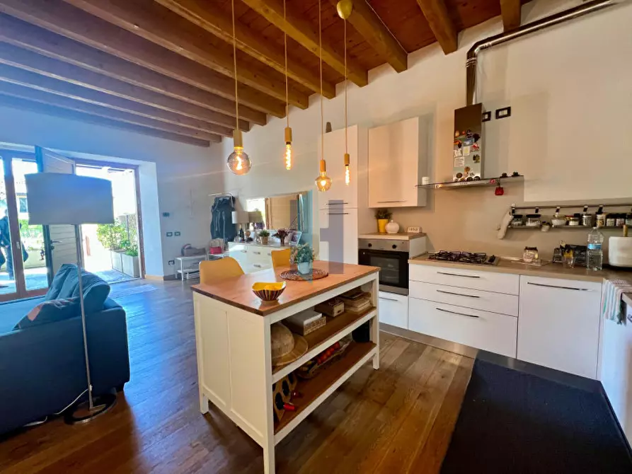 Immagine 9 di Appartamento in vendita  in Via San Benedetto 3 a Brescia