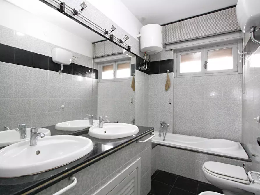 Immagine 12 di Appartamento in vendita  in Via Provinciale Matino a Parabita