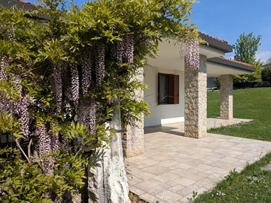 Immagine 1 di Villa in vendita  a San Pietro Di Feletto