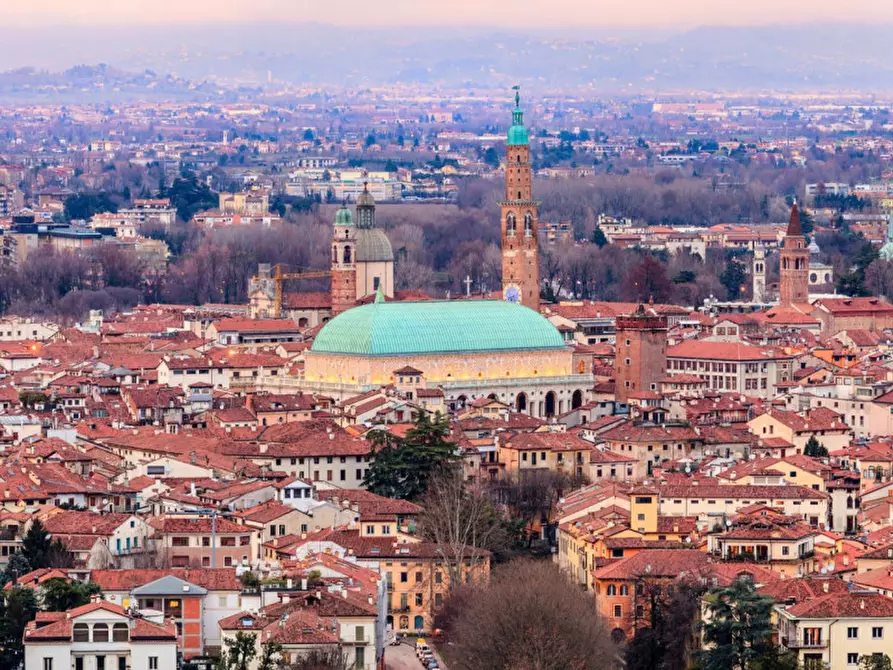 Immagine 12 di Ufficio in affitto  in Piazza delle Poste a Vicenza