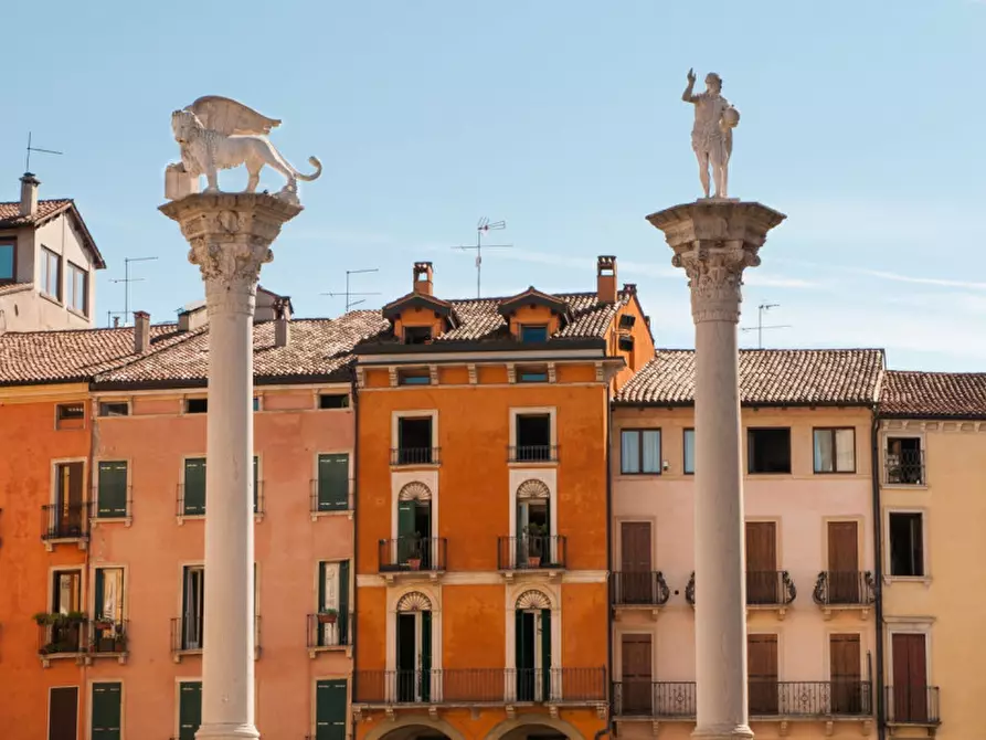Immagine 13 di Ufficio in affitto  in Piazza delle Poste a Vicenza
