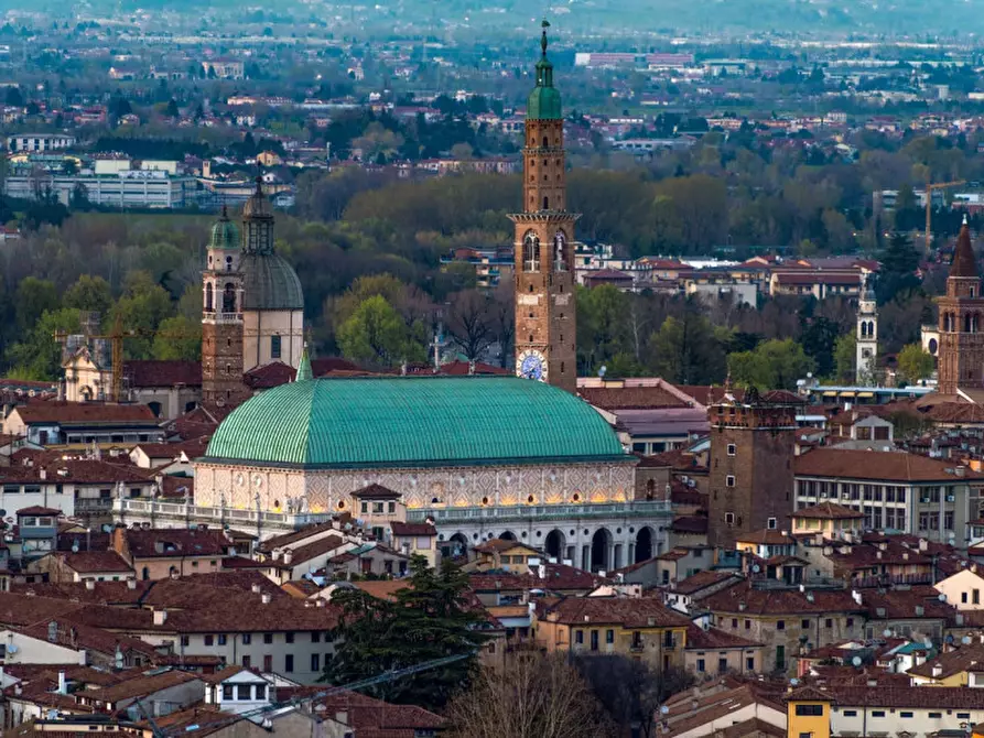 Immagine 15 di Ufficio in affitto  in Piazza delle Poste a Vicenza