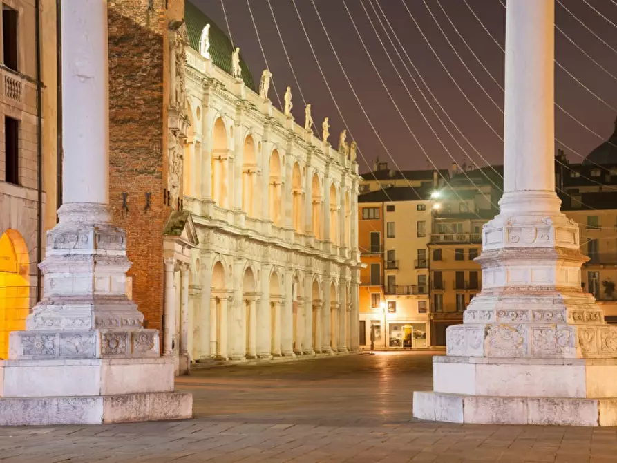 Immagine 20 di Ufficio in affitto  in Piazza delle Poste a Vicenza