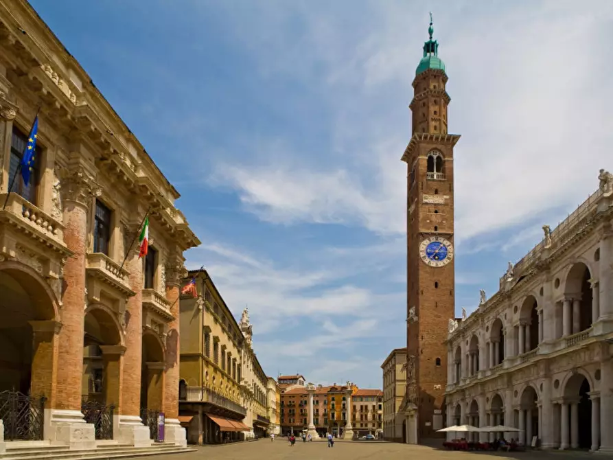 Immagine 21 di Ufficio in affitto  in Piazza delle Poste a Vicenza