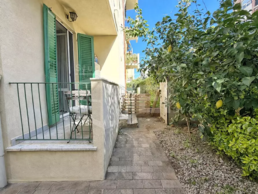 Immagine 4 di Appartamento in vendita  in VIA TEMISTOCLE GUERRAZZI a Livorno