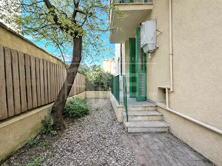 Immagine 5 di Appartamento in vendita  in VIA TEMISTOCLE GUERRAZZI a Livorno