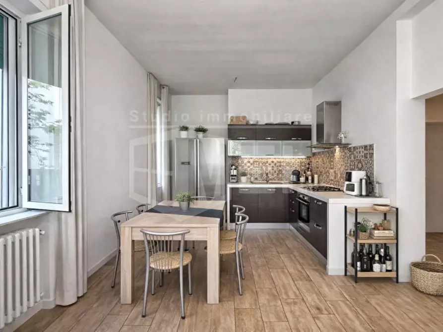 Immagine 12 di Appartamento in vendita  in VIA TEMISTOCLE GUERRAZZI a Livorno