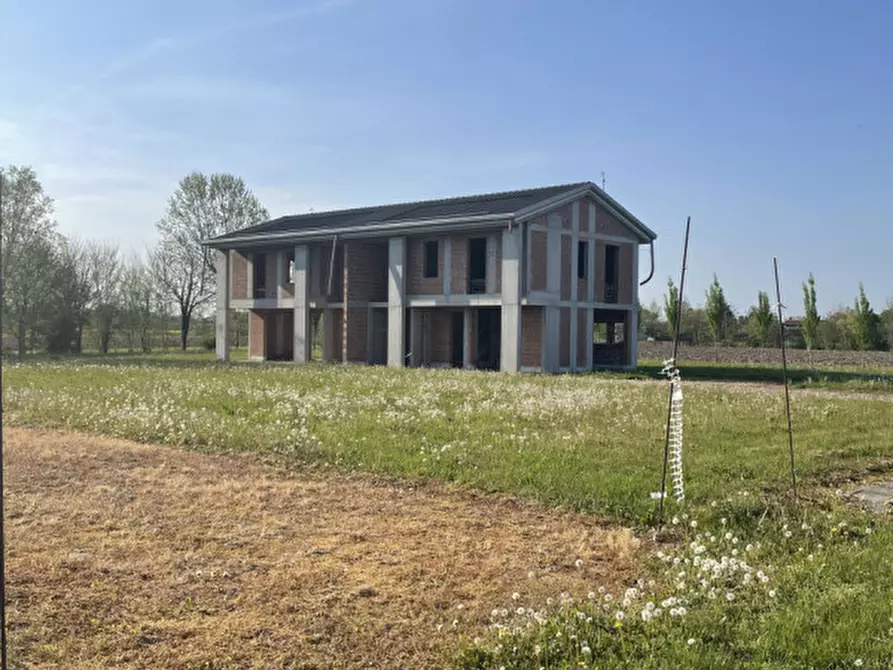 Immagine 3 di Casa bifamiliare in vendita  in Vigonvo Via Giovanni Pascoli a Vigonovo