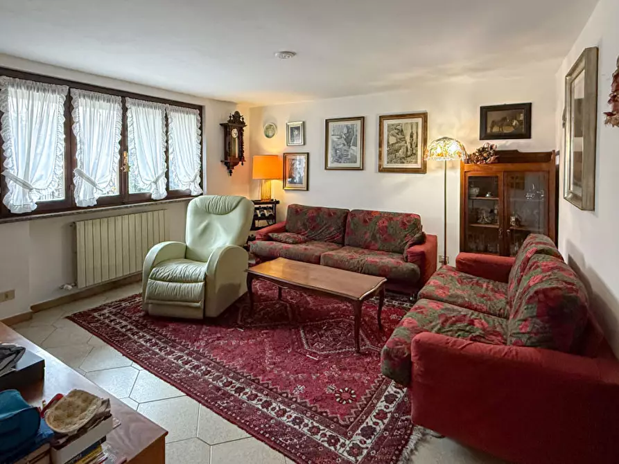 Immagine 2 di Villa in vendita  a Casorate Primo