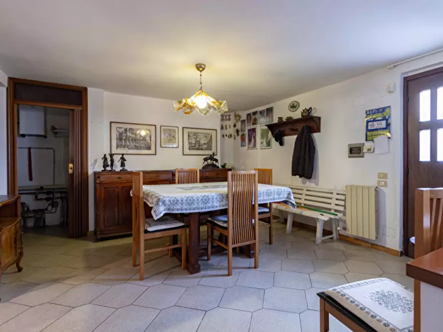 Immagine 3 di Villa in vendita  a Casorate Primo