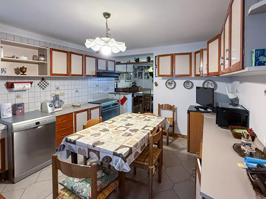 Immagine 8 di Villa in vendita  a Casorate Primo