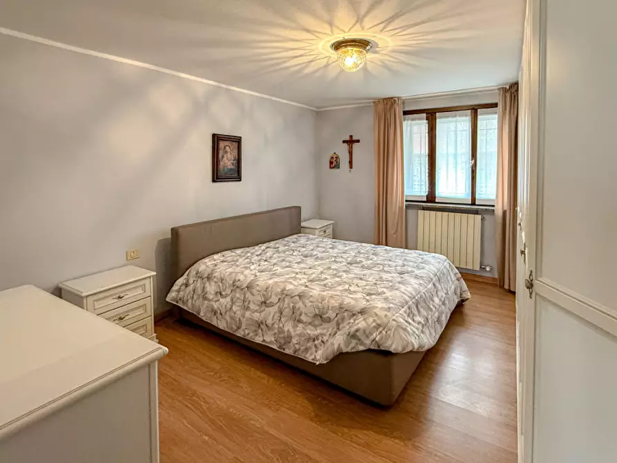 Immagine 13 di Villa in vendita  a Casorate Primo