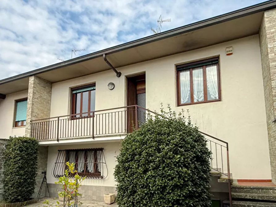 Immagine 27 di Villa in vendita  a Casorate Primo