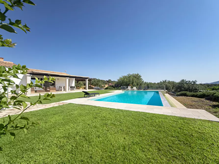 Immagine 6 di Villa in vendita  a Golfo Aranci