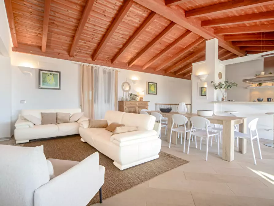 Immagine 7 di Villa in vendita  a Golfo Aranci