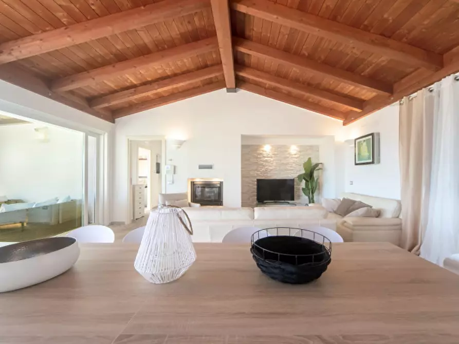 Immagine 11 di Villa in vendita  a Golfo Aranci