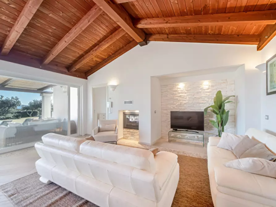 Immagine 21 di Villa in vendita  a Golfo Aranci