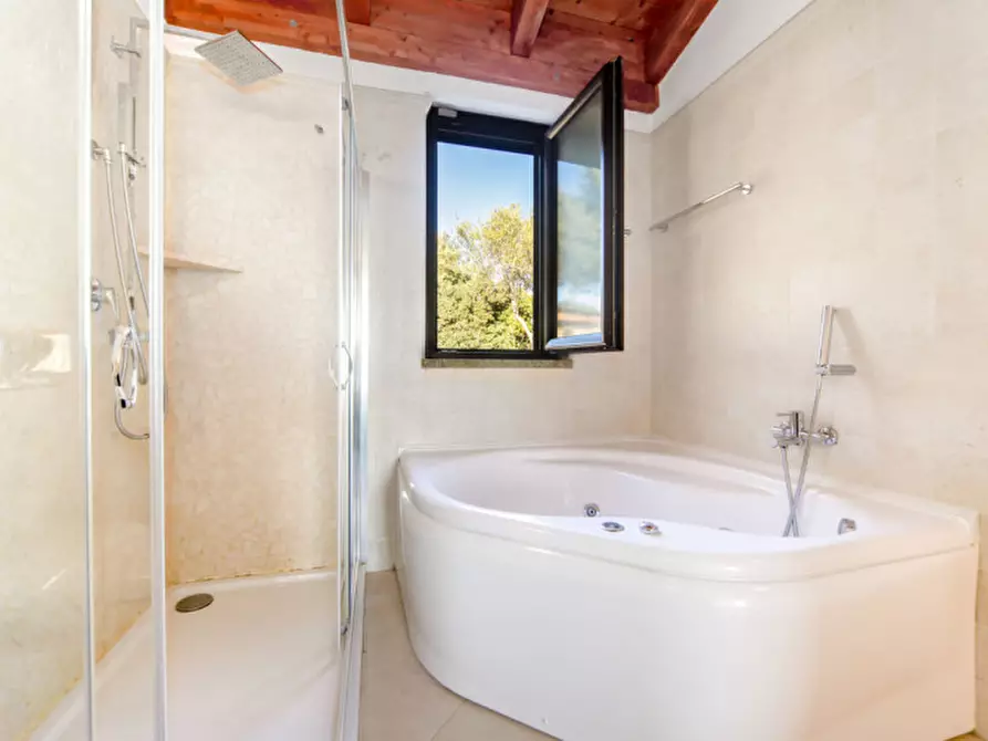 Immagine 43 di Villa in vendita  a Golfo Aranci