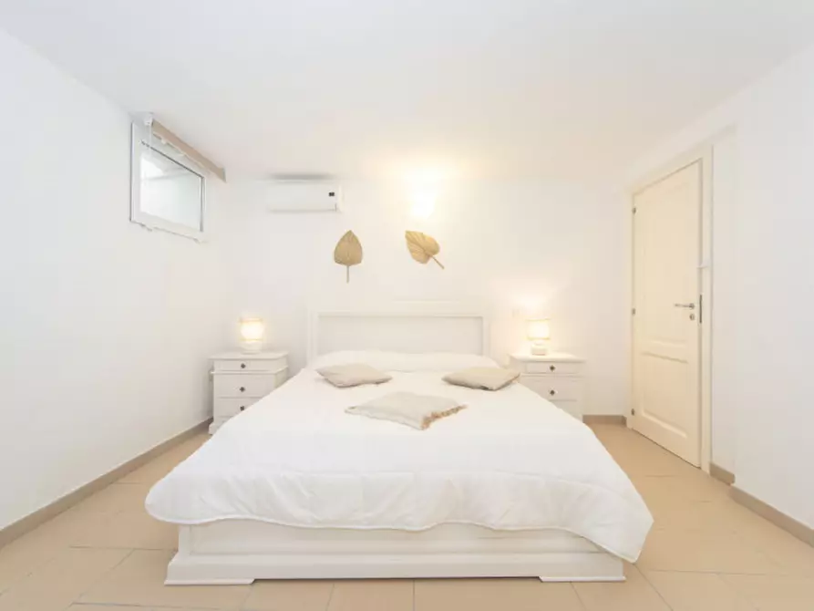 Immagine 45 di Villa in vendita  a Golfo Aranci