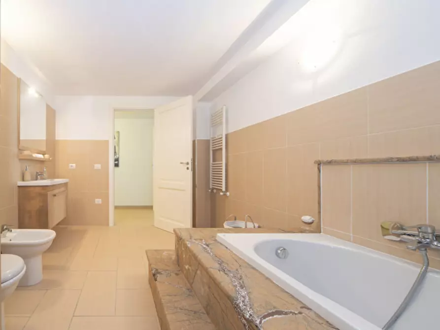Immagine 54 di Villa in vendita  a Golfo Aranci