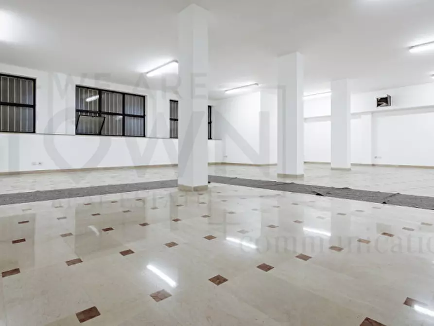 Immagine 2 di Negozio in vendita  in Via Ponte Seveso 40 a Milano