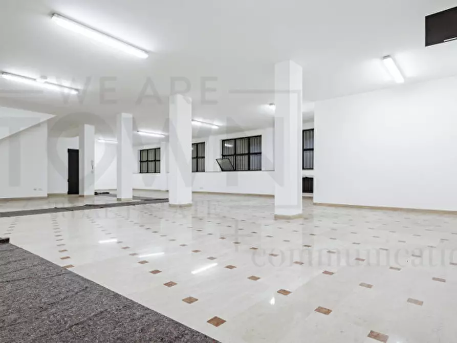 Immagine 4 di Negozio in vendita  in Via Ponte Seveso 40 a Milano