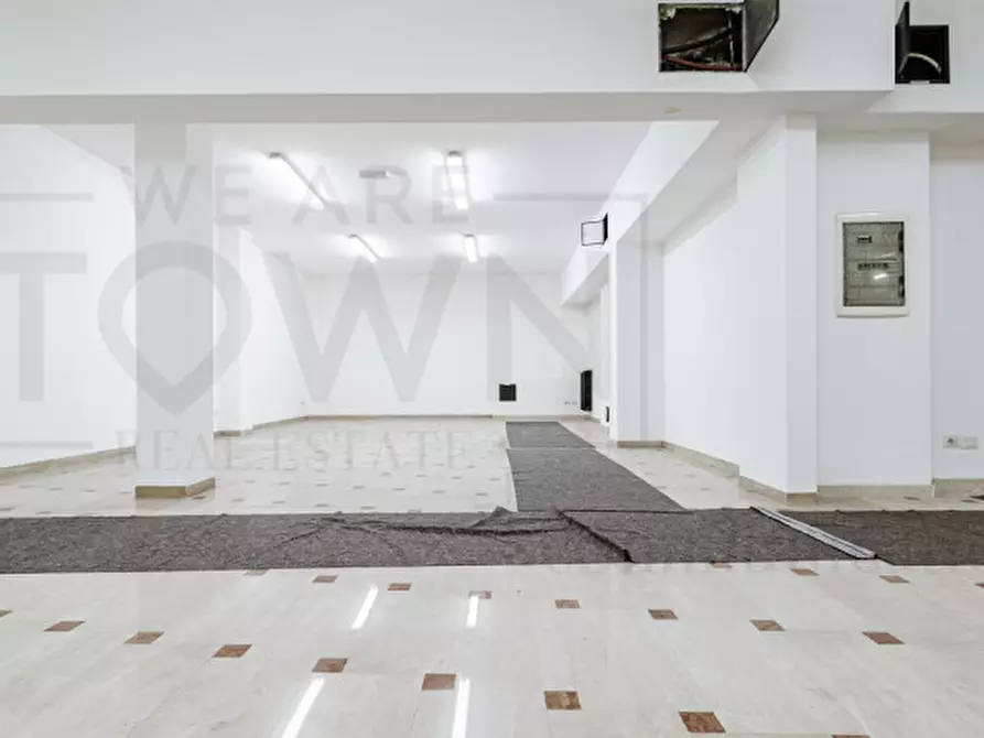 Immagine 9 di Negozio in vendita  in Via Ponte Seveso 40 a Milano